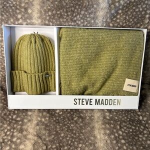 Steve Madden Olive Green beanie and Scarf Set